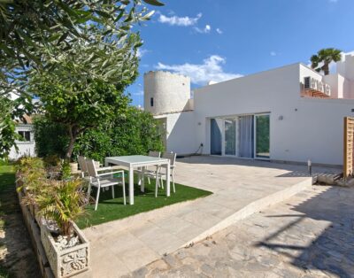 For Rent: KR65 Exceptional modern Bungalow with private terrace at Playa Flamenca.